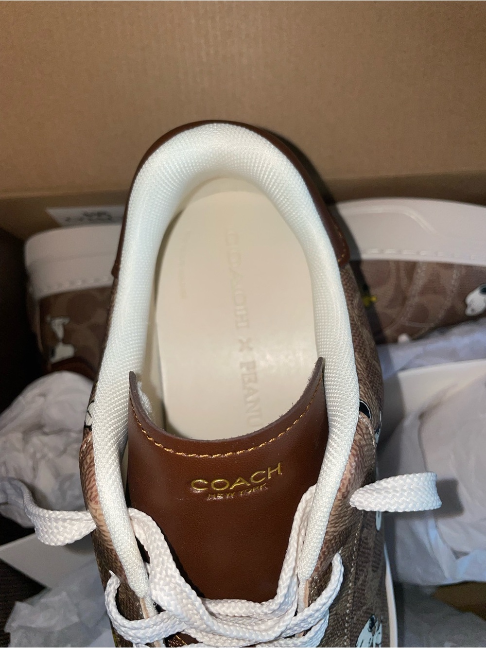 Coach Men’s Brown Snoopy Low-Top Sneakers - Picture 5 of 8